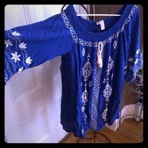 Off the shoulder, embroidered, blue mini!